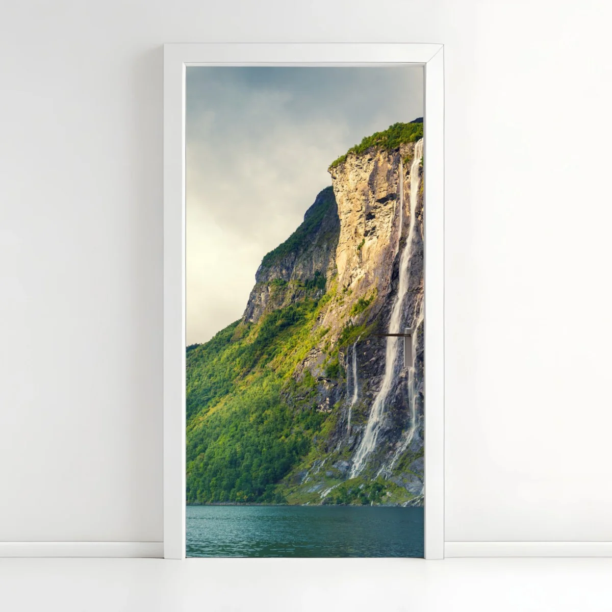 Pegatina para puerta cascadas en el acantilado del fiordo – Pixers® Pegatina para puerta cascadas en el acantilado del fiordo – Pixers®