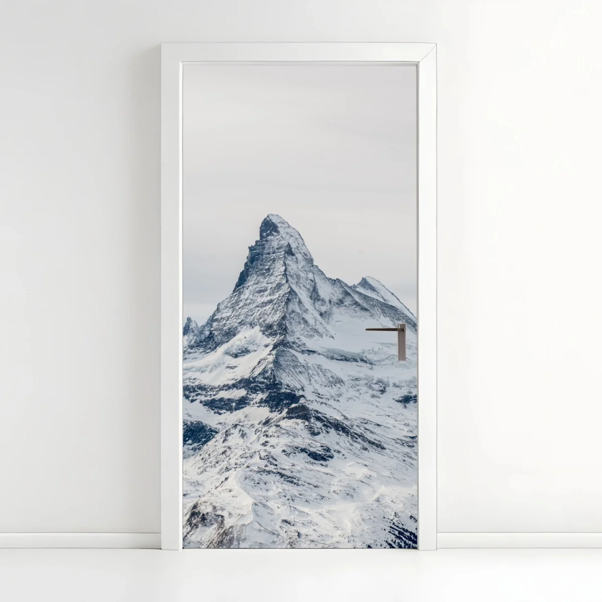 Pegatina para puerta pico alpino nevado y sereno – Pixers® Pegatina para puerta pico alpino nevado y sereno – Pixers®