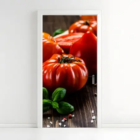 Pegatina para puerta tomates rústicos y albahaca sobre madera – Pixers®