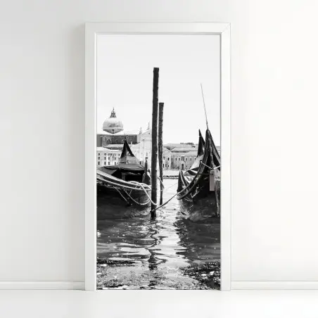 Pegatina para puerta góndolas en Venecia en blanco y negro – Pixers®