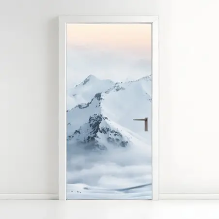 Pegatina para puerta amanecer sobre picos nevados del Cáucaso – Pixers®
