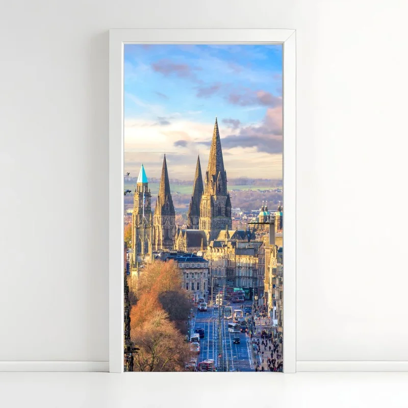 Pegatina para puerta panorámica del casco antiguo de Edimburgo al atardecer