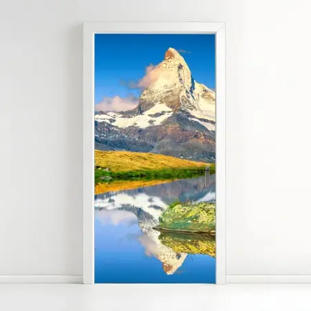 Pegatina para puerta paisaje alpino sereno con Matterhorn al amanecer – Pixers®
