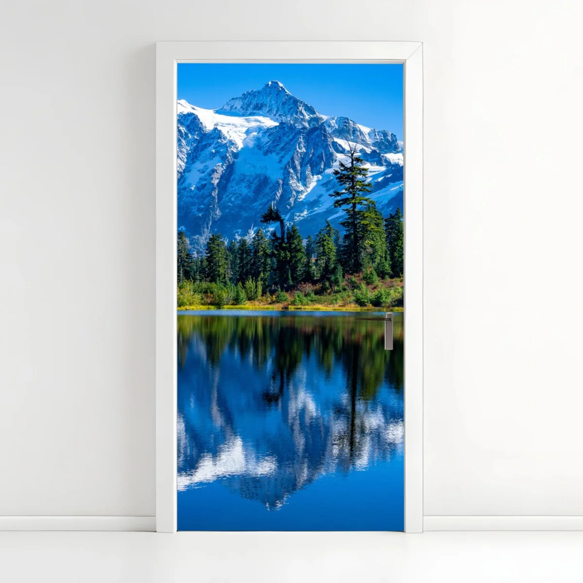 Pegatina para puerta reflejo de montaña nevada en lago sereno – Pixers® Pegatina para puerta reflejo de montaña nevada en lago sereno – Pixers®