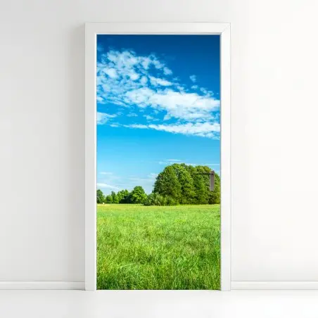 Pegatina para puerta pradera bajo cielo azul – Pixers®