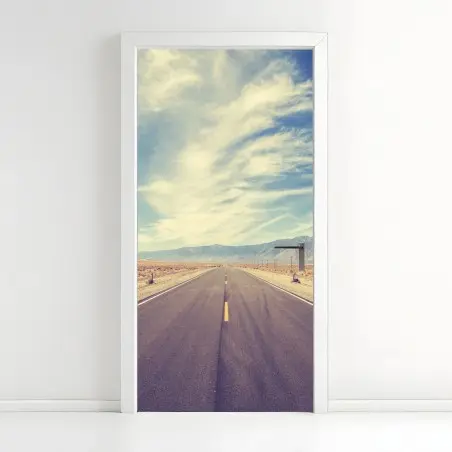 Pegatina para puerta carretera desértica vintage hacia las montañas, Estados Unidos – Pixers®