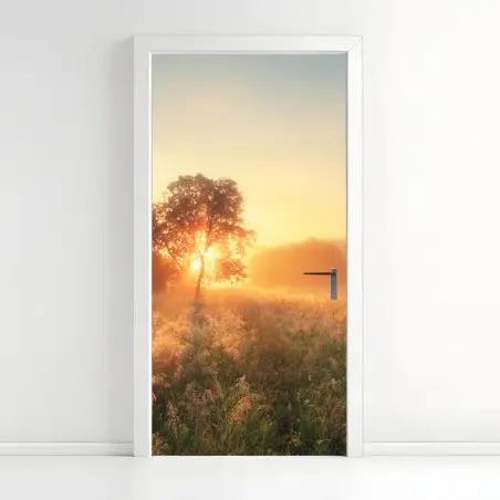 Pegatina para puerta amanecer dorado en la pradera – Pixers®