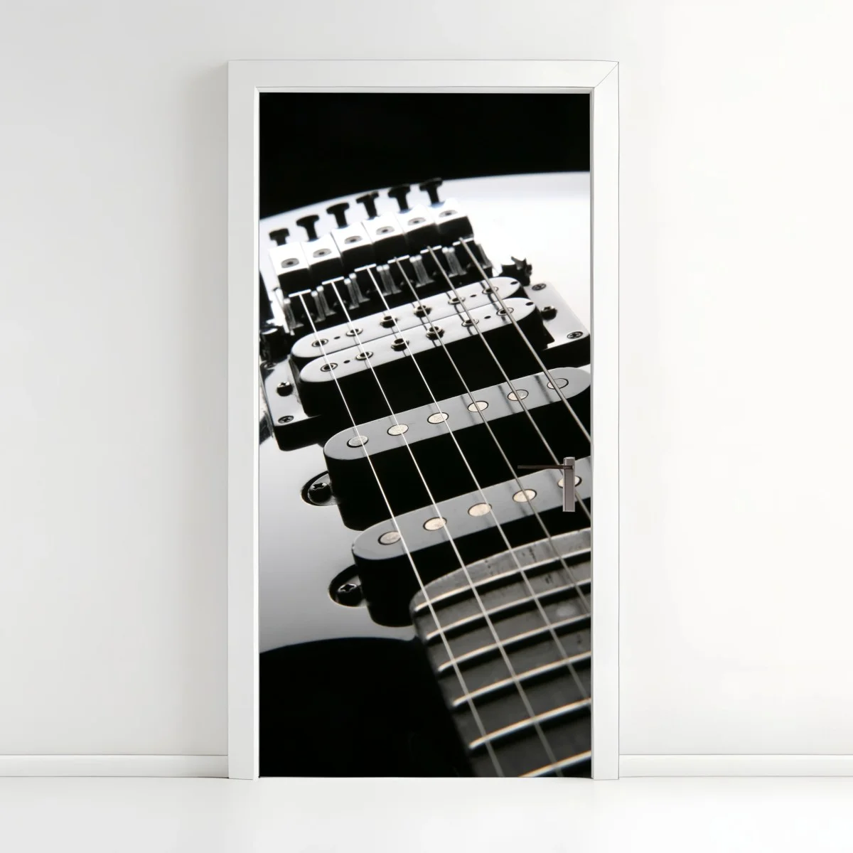 Pegatina para puerta guitarra eléctrica en primer plano sobre fondo negro – Pixers® Pegatina para puerta guitarra eléctrica en primer plano sobre fondo negro – Pixers®
