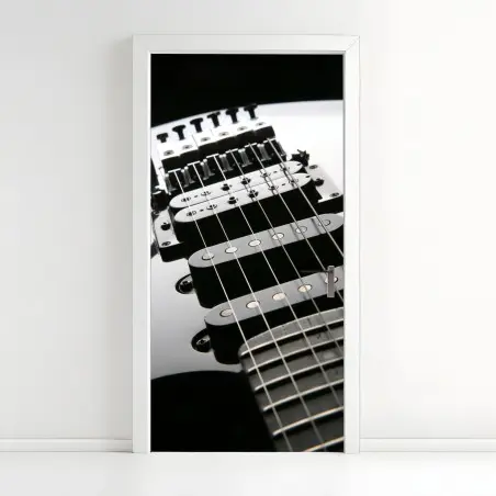 Pegatina para puerta guitarra eléctrica en primer plano sobre fondo negro – Pixers®