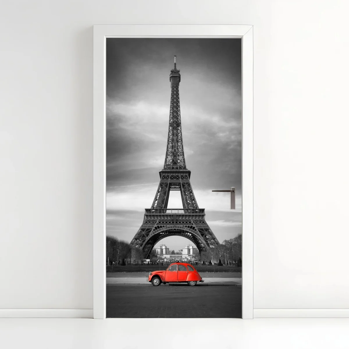 Pegatina para puerta París en contraste: coche rojo frente a la Torre Eiffel – Pixers® Pegatina para puerta París en contraste: coche rojo frente a la Torre Eiffel – Pixers®