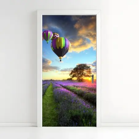 Pegatina para puerta puesta de sol sobre campos de lavanda y globos aerostáticos – Pixers®
