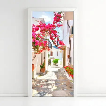 Pegatina para puerta calle mediterránea con buganvillas en flor – Pixers®