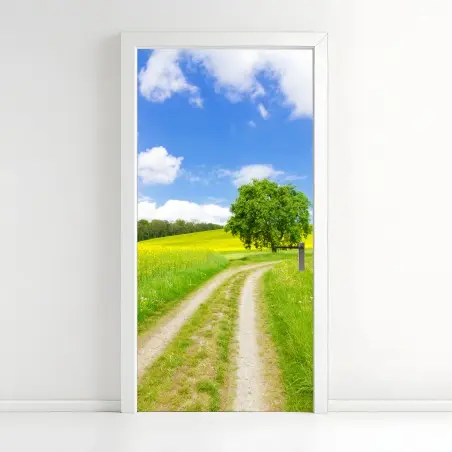 Pegatina para puerta camino rural entre campos amarillos – Pixers®