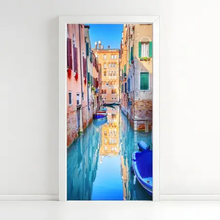 Pegatina para puerta canal de Venecia con reflejos coloridos – Pixers®