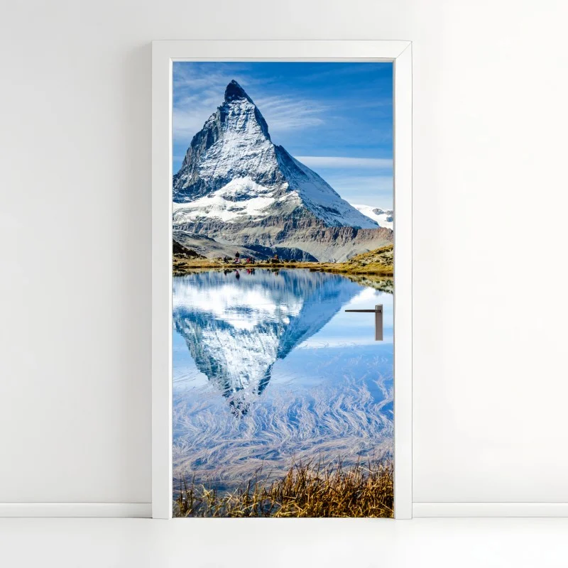 Pegatina para puerta reflejo majestuoso del Matterhorn en lago alpino