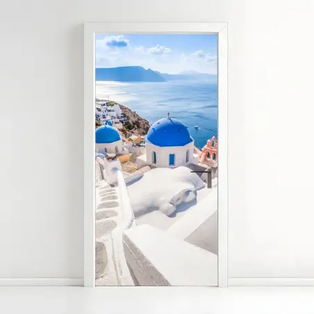 Pegatina para puerta cúpulas azules de Santorini sobre el mar – Pixers®