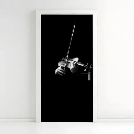 Pegatina para puerta manos tocando violín en blanco y negro – Pixers®