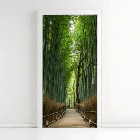 Pegatina para puerta sendero en bosque de bambú – Pixers®