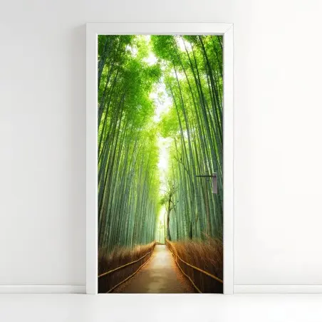 Pegatina para puerta sendero entre bambúes en Arashiyama – Pixers®