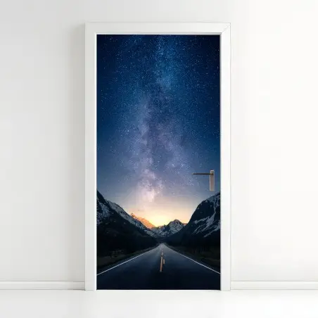 Pegatina para puerta camino hacia la Vía Láctea en valle montañoso – Pixers®