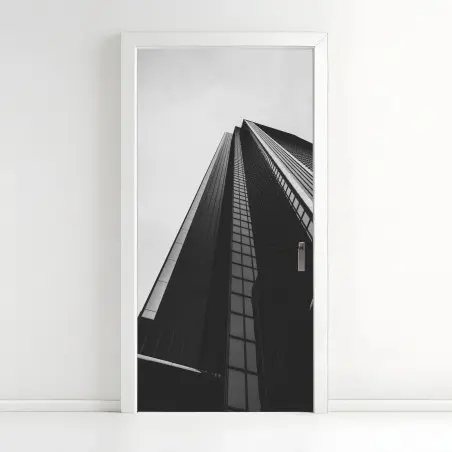Pegatina para puerta perspectiva urbana: rascacielos en blanco y negro – Pixers®