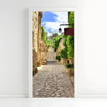 Pegatina para puerta calle empedrada rústica en Les Baux de Provence – Pixers®
