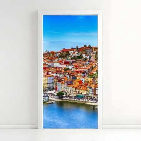 Pegatina para puerta paisaje urbano colorido de Porto junto al río – Pixers®