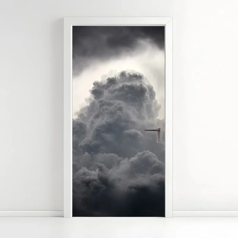 Pegatina para puerta nubes dramáticas en blanco y negro
