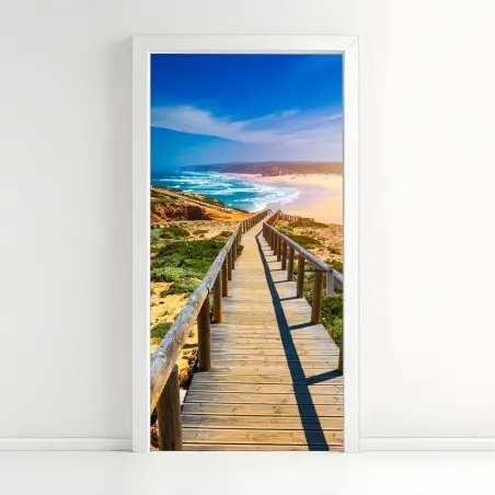 Pegatina para puerta amanecer en Praia da Bordeira: pasarela hacia el mar – Pixers®