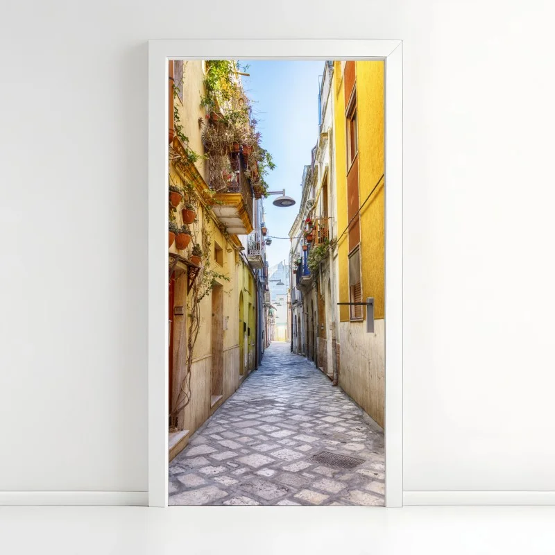 Pegatina para puerta calle pintoresca del centro de Brindisi