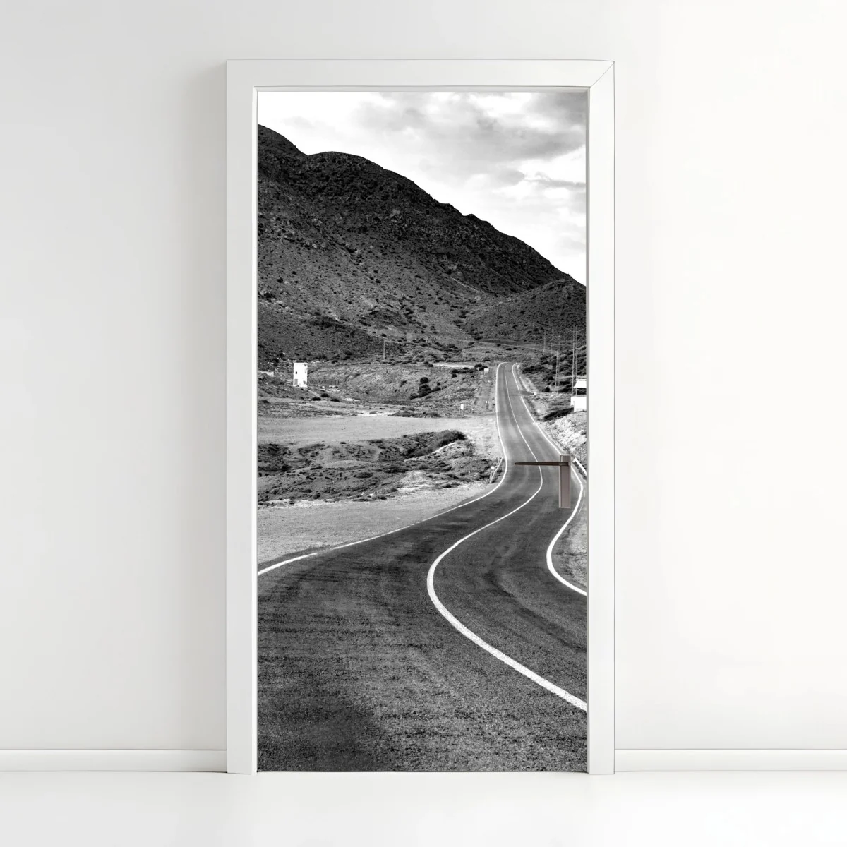 Pegatina para puerta carretera sinuosa hacia las montañas – Pixers® Pegatina para puerta carretera sinuosa hacia las montañas – Pixers®