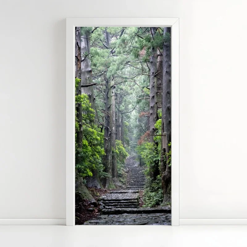 Pegatina para puerta sendero de piedra en bosque milenario