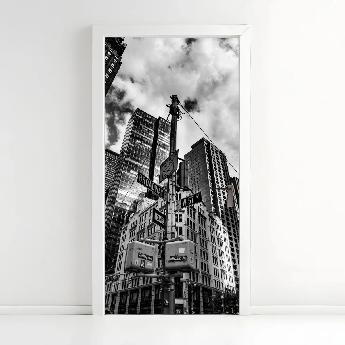 Pegatina para puerta perspectiva vertical de Broadway en blanco y negro – Pixers® Pegatina para puerta perspectiva vertical de Broadway en blanco y negro – Pixers®