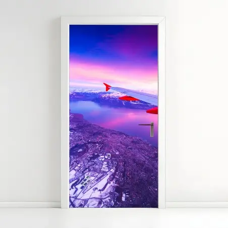 Pegatina para puerta amanecer púrpura sobre lago y montañas desde el avión – Pixers®