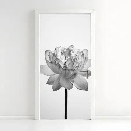 Pegatina para puerta loto en blanco y negro sobre fondo minimalista – Pixers®