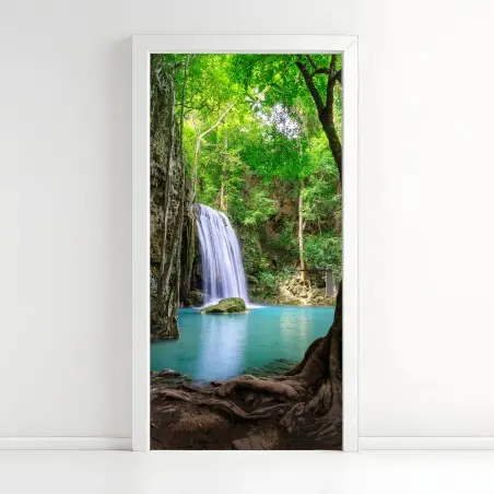 Pegatina para puerta oasis de cascada en Erawan, Kanchanaburi – Pixers®
