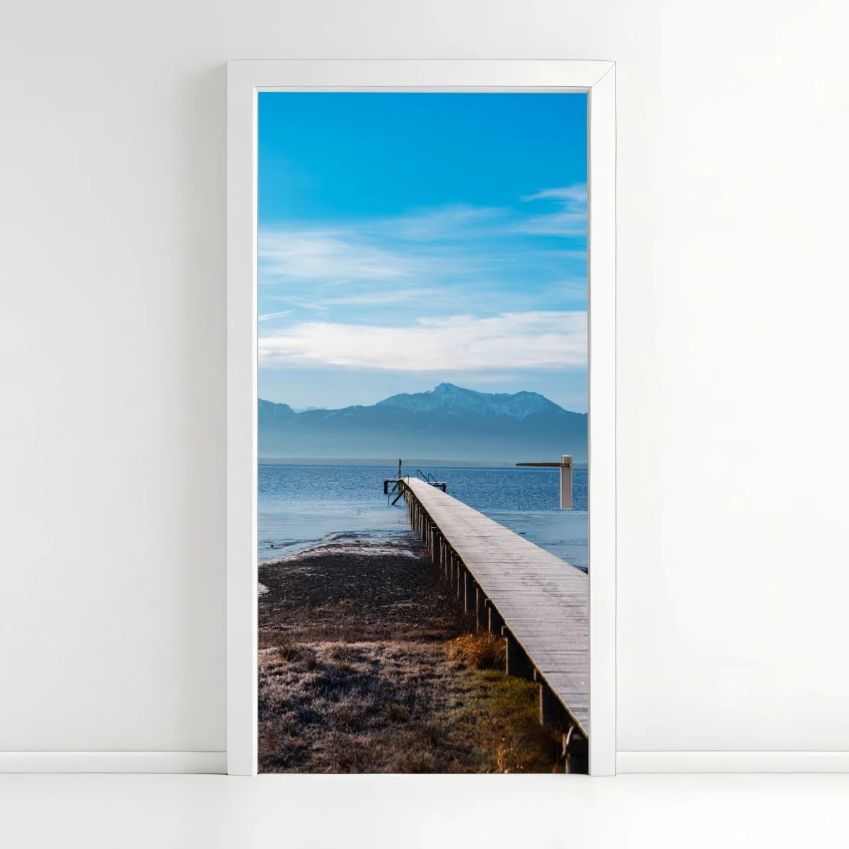 Pegatina para puerta muelle hacia montañas nevadas – Pixers® Pegatina para puerta muelle hacia montañas nevadas – Pixers®