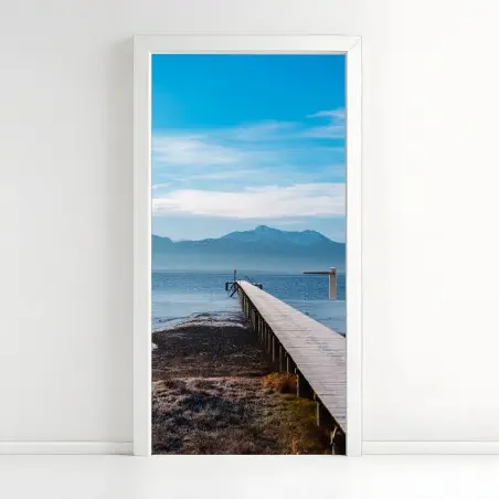 Pegatina para puerta muelle hacia montañas nevadas – Pixers®