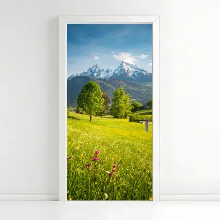 Pegatina para puerta pradera alpina en primavera – Pixers®