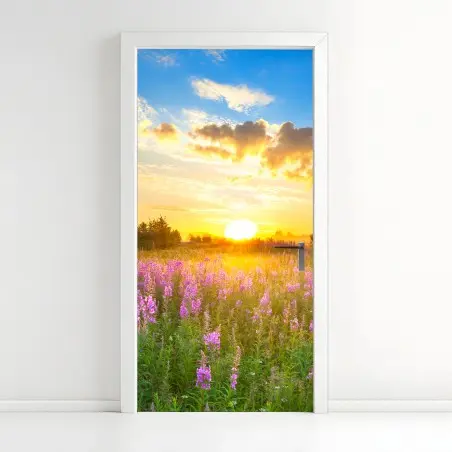 Pegatina para puerta amanecer en pradera florecida – Pixers®