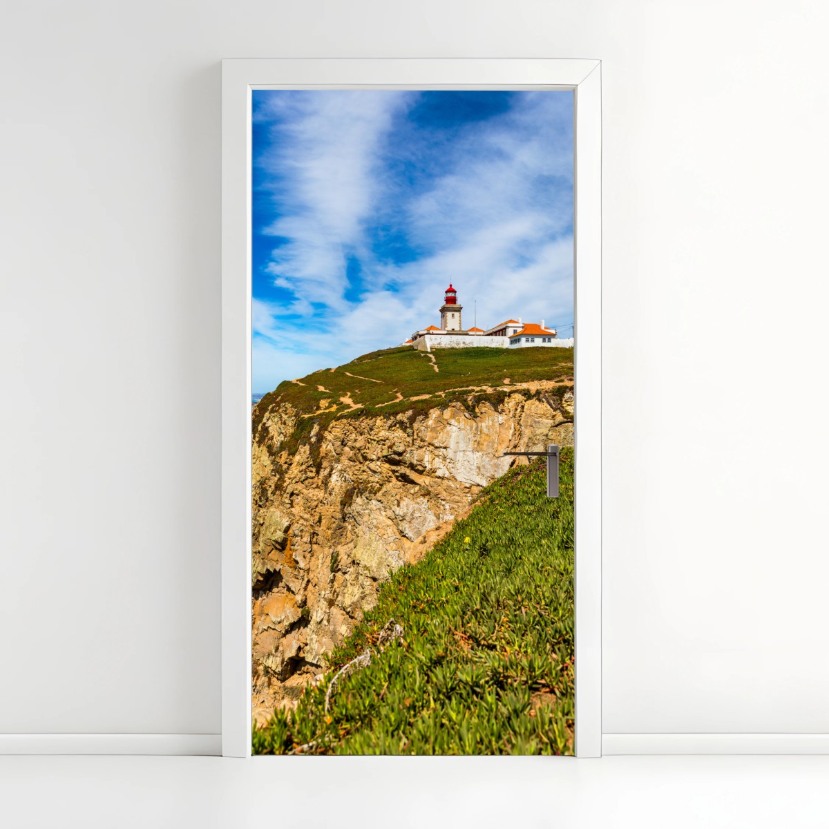 Pegatina para puerta faro en Cabo da Roca sobre los acantilados – Pixers®