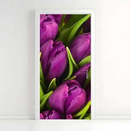 Pegatina para puerta ramo de tulipanes morados en primer plano – Pixers®