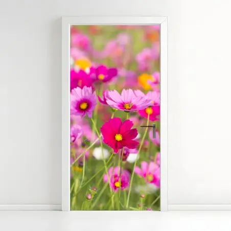 Pegatina para puerta campo de cosmos rosados en flor – Pixers®