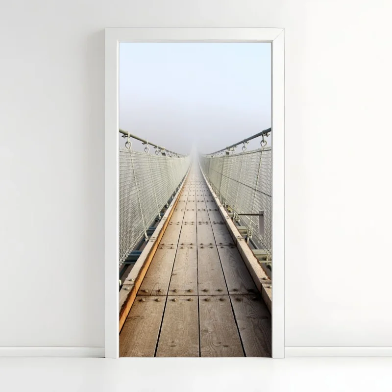 Pegatina para puerta puente colgante entre la niebla