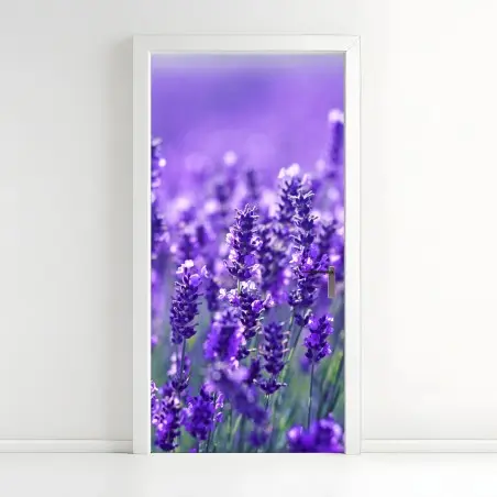 Pegatina para puerta campo de lavanda en primer plano – Pixers®