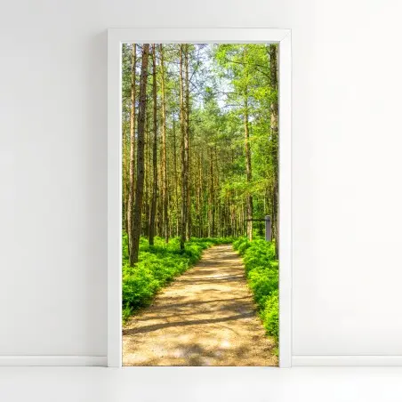 Pegatina para puerta sendero sereno entre pinos – Pixers®