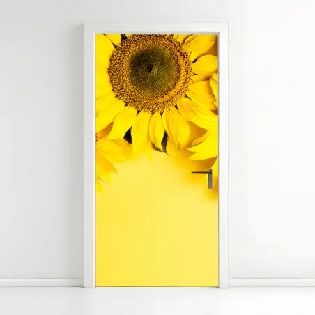 Pegatina para puerta girasoles sobre fondo amarillo – Pixers®