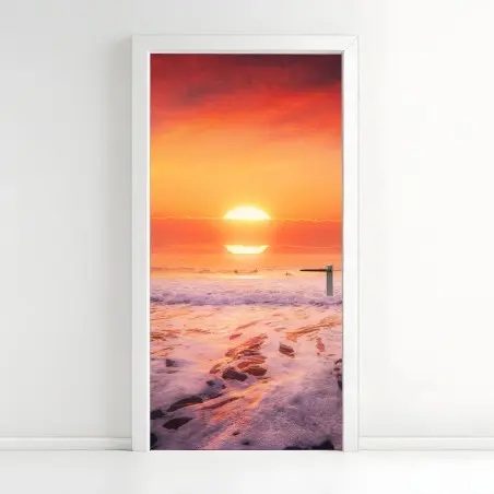 Pegatina para puerta atardecer dorado en la playa – Pixers®