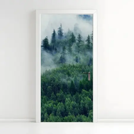 Pegatina para puerta bosque en la niebla, calma montañosa – Pixers®