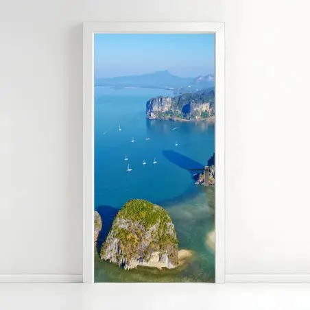 Pegatina para puerta paisaje costero tropical con acantilados y aguas turquesas – Pixers®